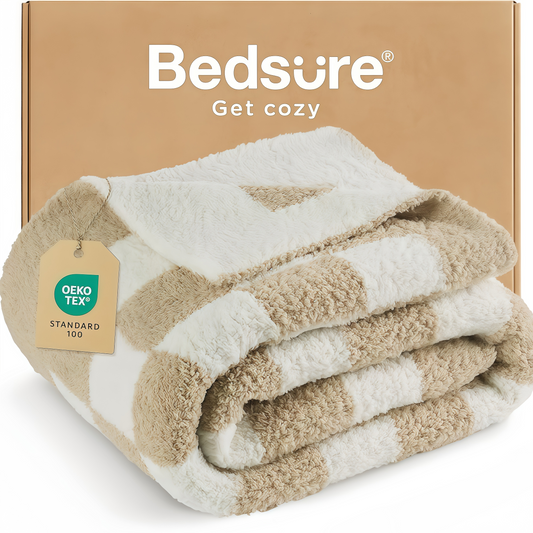 Yadira Geometric Woven Wool Custom Rug Swatch | Green